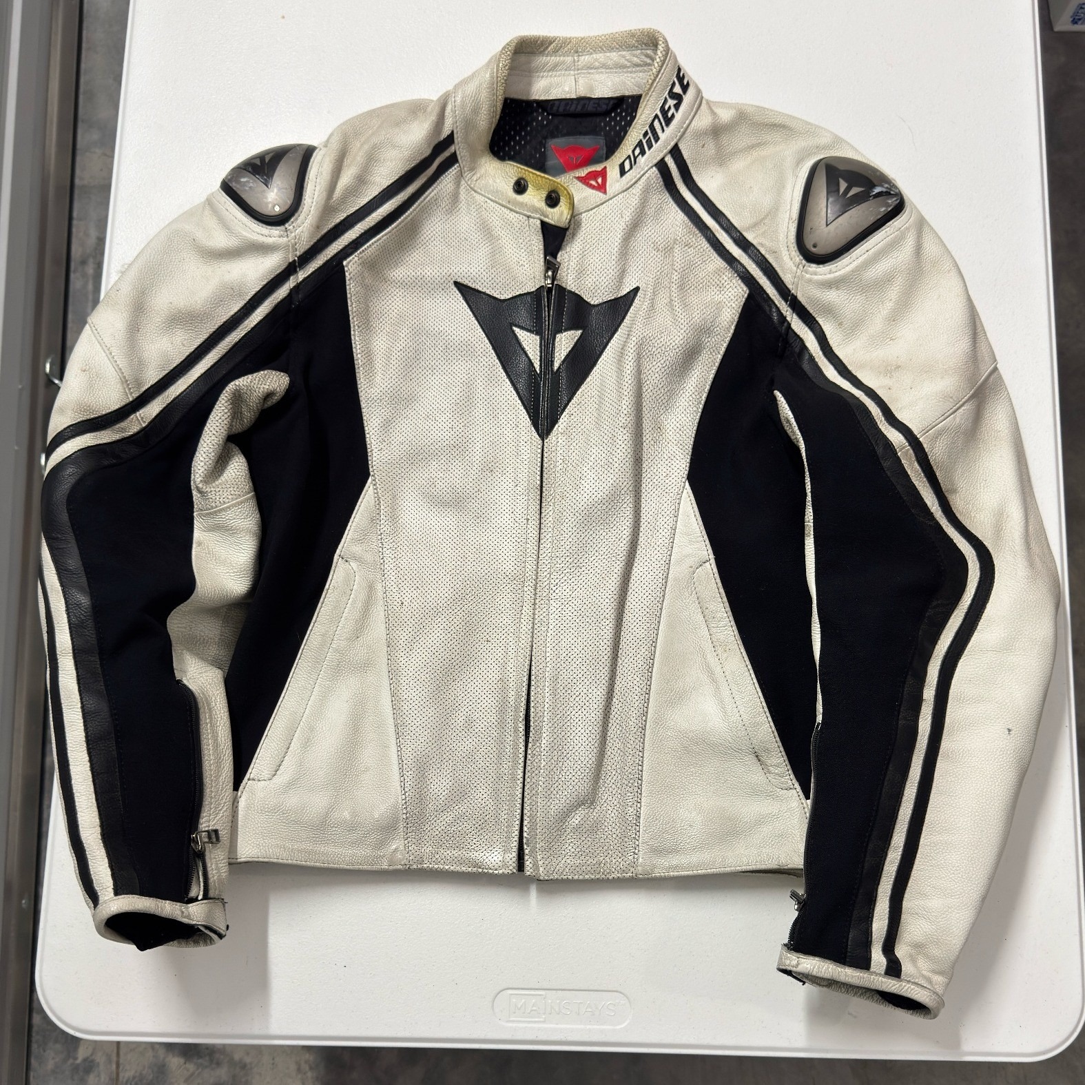 Dainese Leather Motorcycle Jacket Mens White Black Good Padded Armor